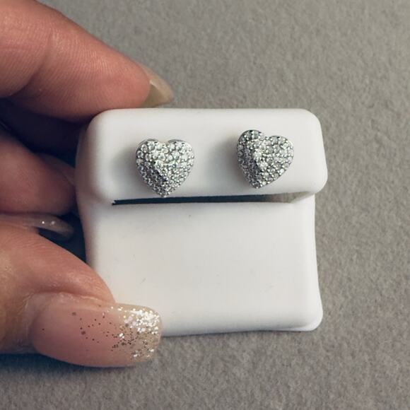 Beautiful 0.76ct Genuine Moissanite Heart Screwback Stud Earrings~New~Retail$249 - Picture 7 of 13